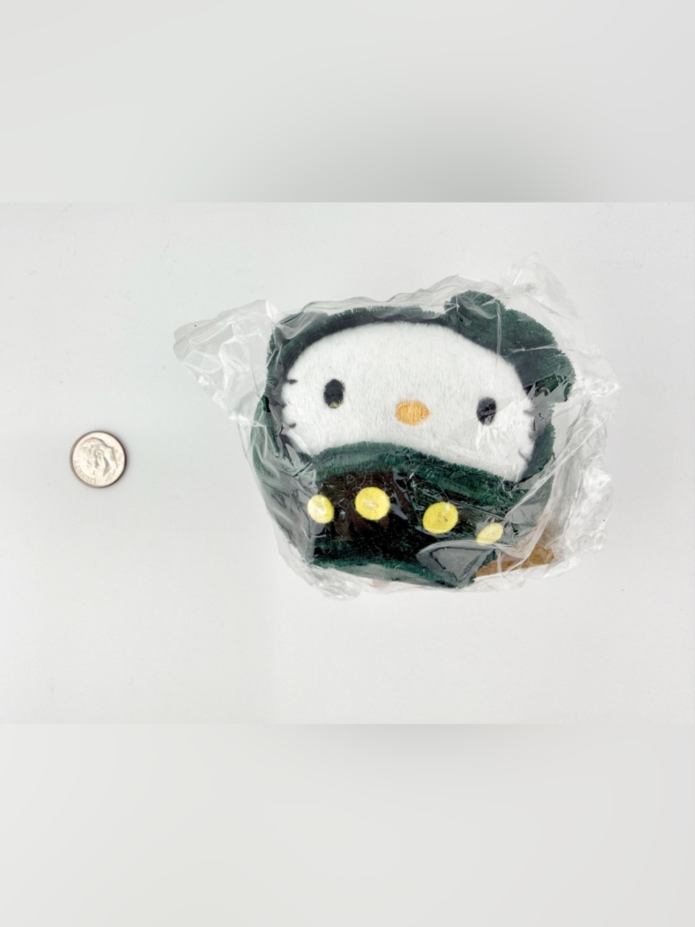 Hello Kitty Sanrio Japan Daruma Doll Plush Keychain Green NWT - Picture 3 of 4